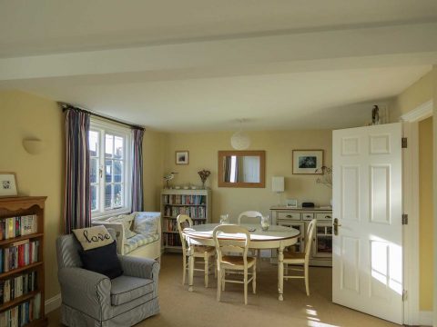 3 Ogilvie Lodge