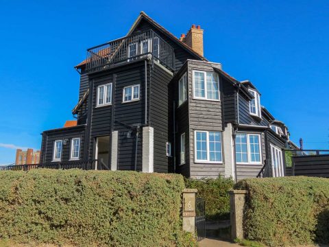 6 The Benthills