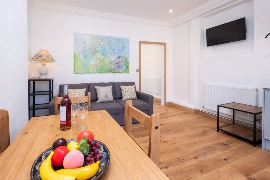 Birch – Three Tuns Apartments