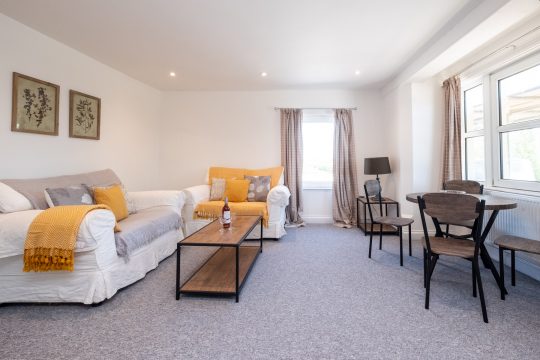 Elm – Three Tuns Apartments