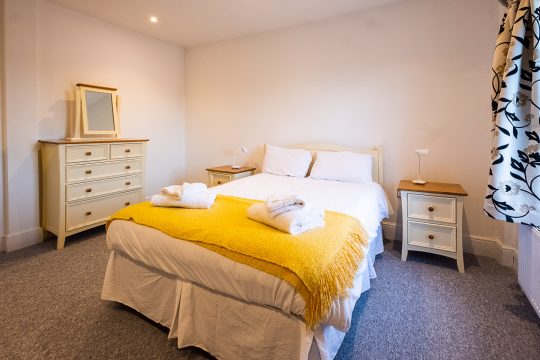 Elm – Three Tuns Apartments