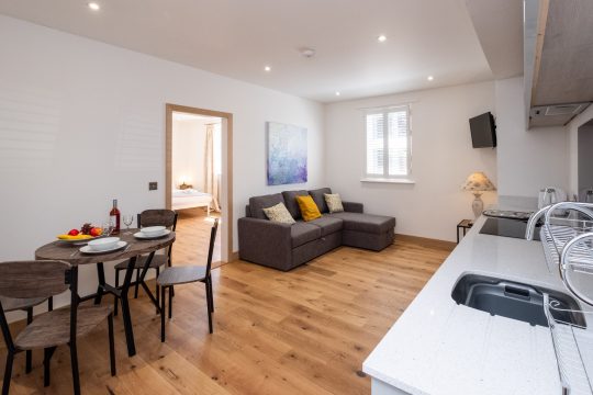 Hazel – Three Tuns Apartments