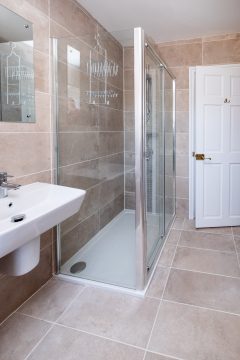 Rowan – Three Tuns Apartments