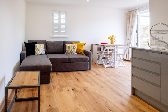 Oak – Three Tuns Apartments