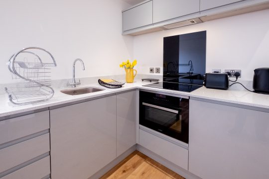 Oak – Three Tuns Apartments