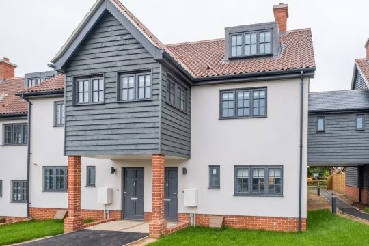 5 Oakes Court