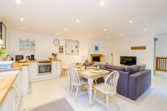 2 bedroom apartment in theberton