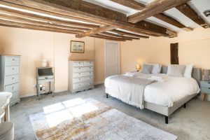 Hill House Apartment