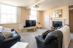 Hill House Apartment