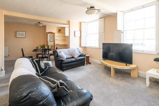 Hill House Apartment