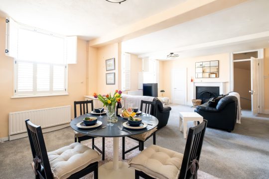 Hill House Apartment