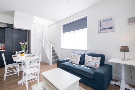 2 Volunteer House