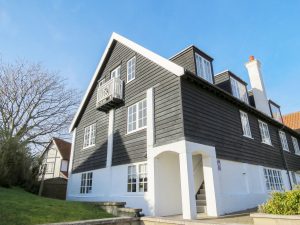 1 Ogilvie Lodge