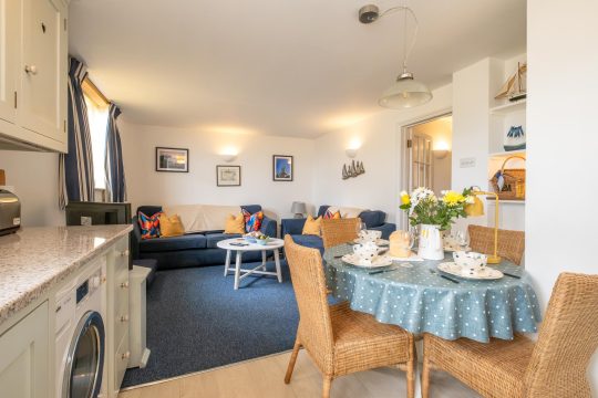 1 Ogilvie Lodge
