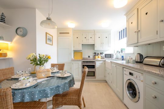 1 Ogilvie Lodge