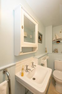 1 Ogilvie Lodge