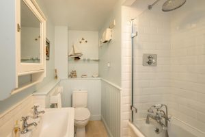 1 Ogilvie Lodge