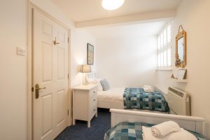 1 Ogilvie Lodge