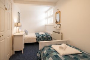 1 Ogilvie Lodge