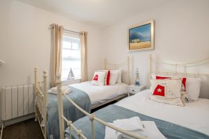 Driftwood – 10 Britten close