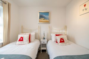 Driftwood – 10 Britten close