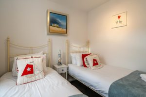 Driftwood – 10 Britten close