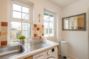Driftwood – 10 Britten close