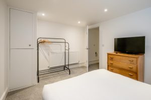 1 Volunteer House